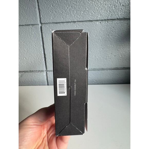 New and Unused Chanel No 5 and Volume and Contour Cream Sample Pack Luxury - Picture 4 of 5